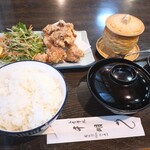 千明 - 料理写真:鳥の唐揚げ定食　　1000円