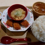 トージツフーズ - 深夜食(470円税込)  カツ玉あんかけです。深夜食は、味噌汁とご飯がつけ放題です。