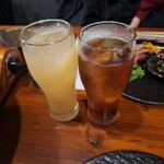 かに料理 蟹翔 - ももジュース、烏龍茶一杯目