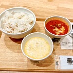 スープ ストック トウキョウ - 駿河湾産桜海老のスープ、豚肉とトマトのストロガノフ、白胡麻ご飯
