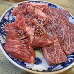 炭火焼肉ホルモン 横綱三四郎 - 