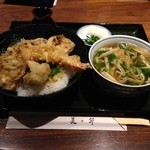 美々卯 - 牡蠣と海老の天丼 1400円