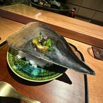 鈴田式 - 薪焼き平貝　のびるのジュレ　菜の花　キャビア