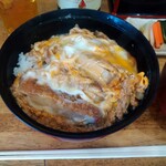 Soba Dokoro Eiraku An - 程よく半熟の玉子とじカツ丼。