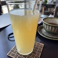 ザ タヴァン グリル＆ラウンジ - 