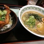 九州ラーメン金平 - 期間限定とんこつ醤油ラーメン＋ミニ唐揚げ丼