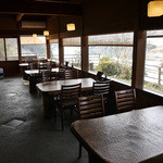 鬼怒川 竹やぶ - テーブルからは鬼怒川が見下ろせます。