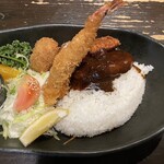 Cafe 婆沙羅 - 洋食の代表選手が乗ってます！