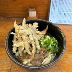 Udon No Kamaya - 肉ごぼう天うどん　816円