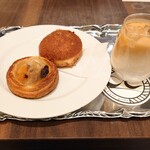 ブーランジュリー&カフェ グウ - 『ピロシキ（200円税抜）』
            『チョコ&完熟バナナ（350円税抜）』
            『カフェラテ（ICE）（550円税抜）』
            