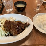 洋食&ビール 自由亭 - 