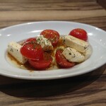 銀座ライオンLEO - トマトとクリームチーズのマリネ