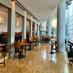 CAFE kichi - 奥行きのある店内