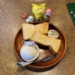 Bikkuri Donki - プレーン・トーストセットの内容