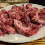 羊肉炭火焼 肉汁屋 - 