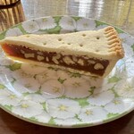 LA VOITURE - クルミのタルト