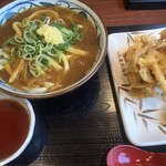 丸亀製麺 - カレーうどん（大）770円　　野菜かき揚げ 190円