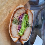 オイシイ オト - マテラ豚のコロッケサンド