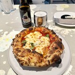 400℃ PIZZA - マルゲリータ とナポリのクラフトビール