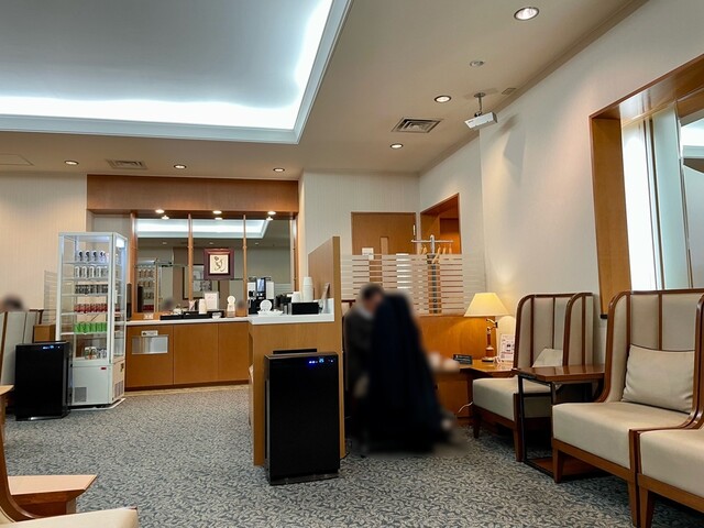 サクララウンジ JAL | 大阪国際（伊丹）空港 国内線サクララウンジ