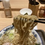 舎鈴 - ピロピロの麺