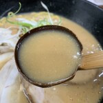 Ramen Shingen - 味噌の甘さも堪らないコクのある豚骨スープ