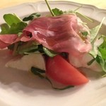 前菜(トマト、モッツァレラチーズ、生ハム)
