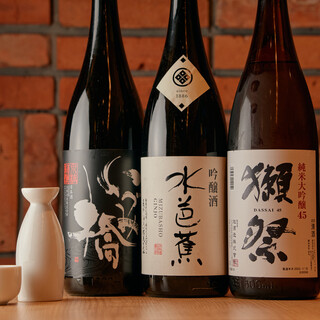 厳選の日本酒。料理とのマリアージュをお楽しみください！