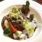 ターブル・ヒロヤ - 春野菜とチーズデミグラスソースのハンバーグ
