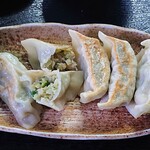 Baku ryuu - 莫龍中華食堂 ＠茅場町 プリプリ食感の皮に包まれる野菜多めの餃子