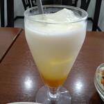 ナンハウス - マンゴーラッシー