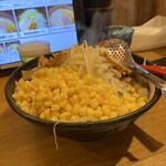 札幌味噌ラーメン アウラ - 白味噌汁野菜ラーメン・コーントッピング