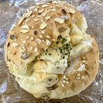 モンタボー - 香ばしバーガー　自家製タマゴサラダ