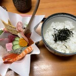 纒寿司 - 海鮮丼はこんな感じ！