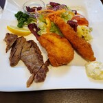 キッチンでん - 牛ロースみそ漬焼とエビフライ・カニクリームコロッケ盛合せ(1,980円)
