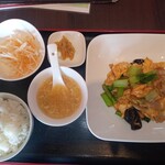 あQ - 豚肉ときくらげと玉子炒め定食