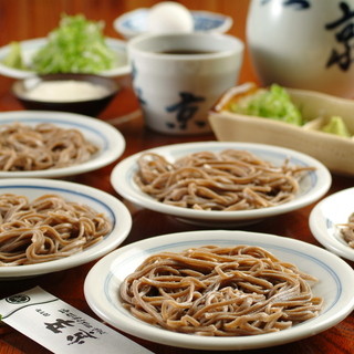 完全「自家製粉」石臼挽きのそば粉使用の手打ち皿そば