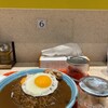 オリエンタル食堂 - 料理写真:大阪風甘辛カレーに目玉焼きとソーセージをトッピング
