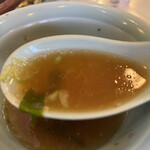 Sapporo Ramen Ezofuji - 〝炒飯〟のスープ　ラーメンより濃くて酸味あり