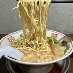 豚麺 気 - 麺リフト