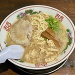 豚麺 気 - 濃厚醤油とんこつ肉カスラーメン