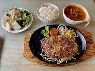 Papa Ba-Gu Mama Sui Tsu - 「常陸牛パパバーグ(250g)」@2640 サラダ、スープ、ご飯、パン、食べ放題。シフォンケーキ、ドリンク付