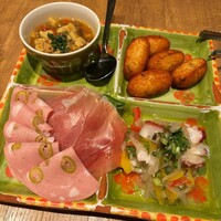 マヌエル タスカ ド ターリョ 丸の内店 - 