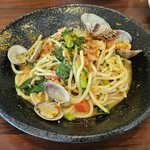 TRATTORIA BAL TETTO - B.生パスタランチ　1,500円…エビとあさり、フレッシュトマトのバターソース　カラスミがけ　自家製手打ちタリオリーニ