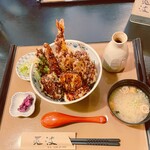 Tempura Tonami - 味噌天丼 (松) + 卵天ぷら が 薬味 (ねぎ・わさび) ・徳利に入った味噌天茶漬け用のお出汁・お味噌汁・漬物 お膳