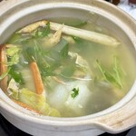 三国屋 - カニ鍋。かなり食べてしまってから撮りました…