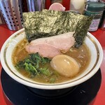 Iekei Kansai Oudou Ie Chokkei Gadouya - ラーメン並（本店味うすめ）＋味玉