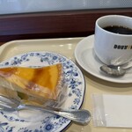 ドトールコーヒーショップ - 北海道産かぼちゃのタルト、ブレンドコーヒーM