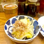 Okamuro Saketen - 本日のおつけもの　白菜100円　安！美味✨
