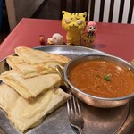 インドレストラン ガンジス - チーズナンランチ　1,200円(税込)  ※サラダ、スープ、ドリンク付き